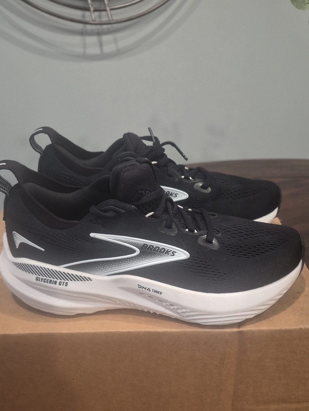 New Brooks Black and White Women's Running Shoes